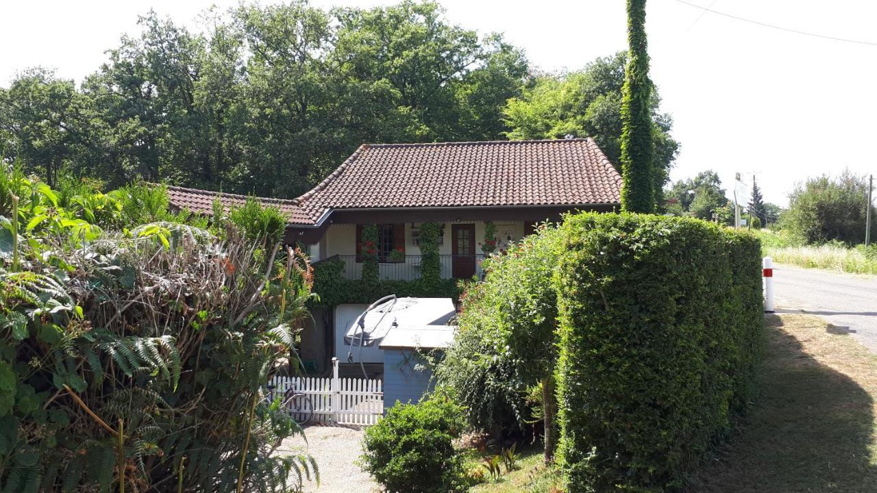 Bed and Breakfast Cudoille Armous-et-Cau Exterior foto